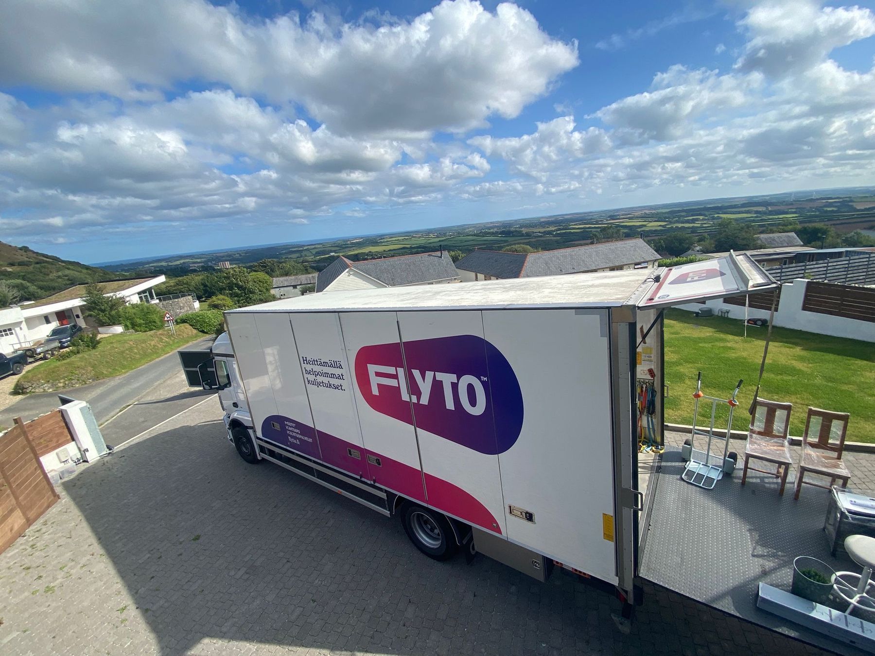 Flyton muuttoauto matkalla Euroopassa